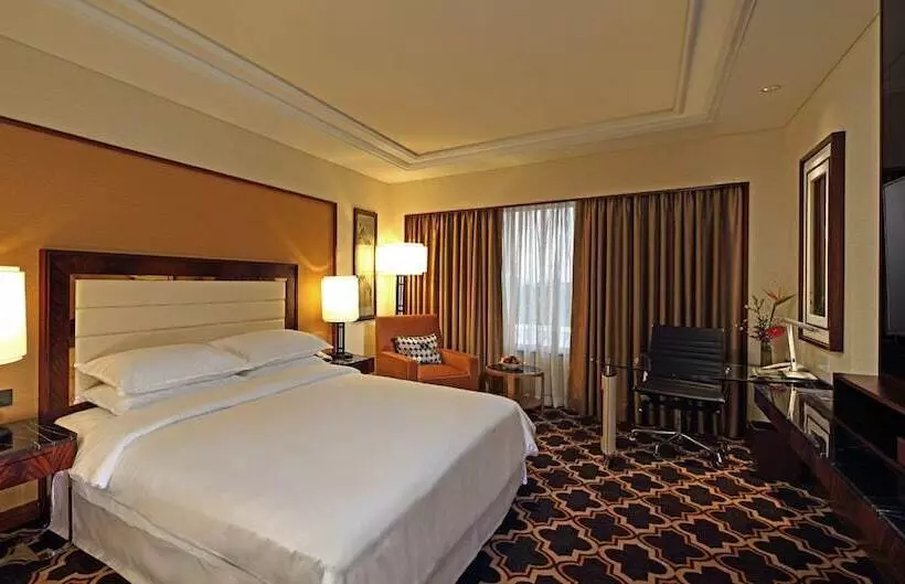 クラブルーム, Sheraton Grand Pune Bund Garden