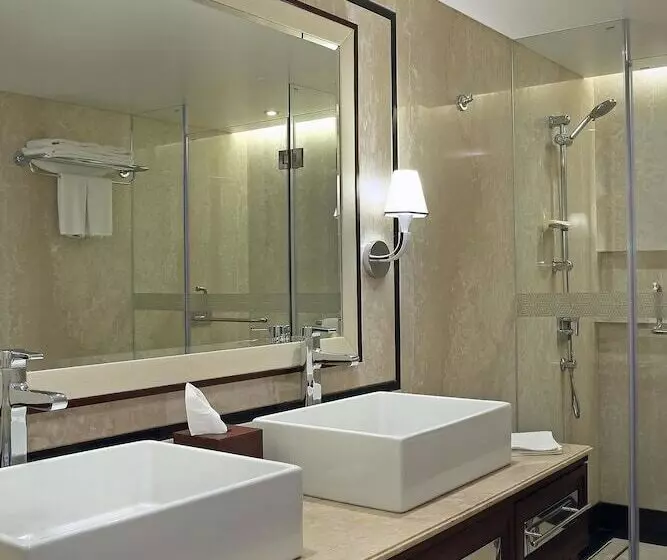 エクゼクティブスイート, Sheraton Grand Pune Bund Garden