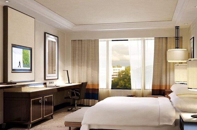 行政套房, Sheraton Grand Pune Bund Garden