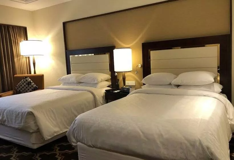 クラブルーム, Sheraton Grand Pune Bund Garden