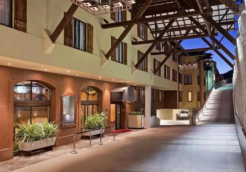 キングサイズベッドのスイートルーム, St Moritz Queenstown Mgallery By Sofitel