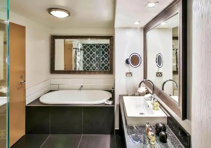 キングサイズベッドのスイートルーム, St Moritz Queenstown Mgallery By Sofitel