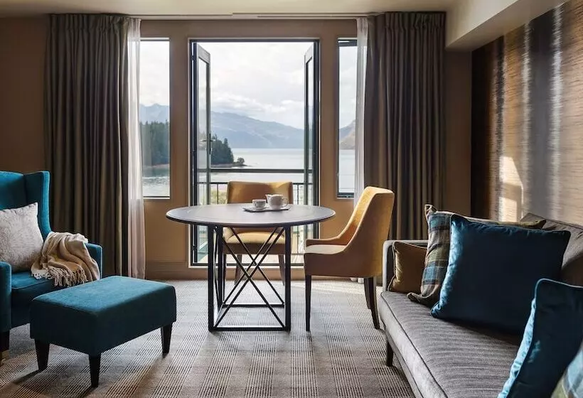 ダブルベッドスタンダードルーム, St Moritz Queenstown Mgallery By Sofitel
