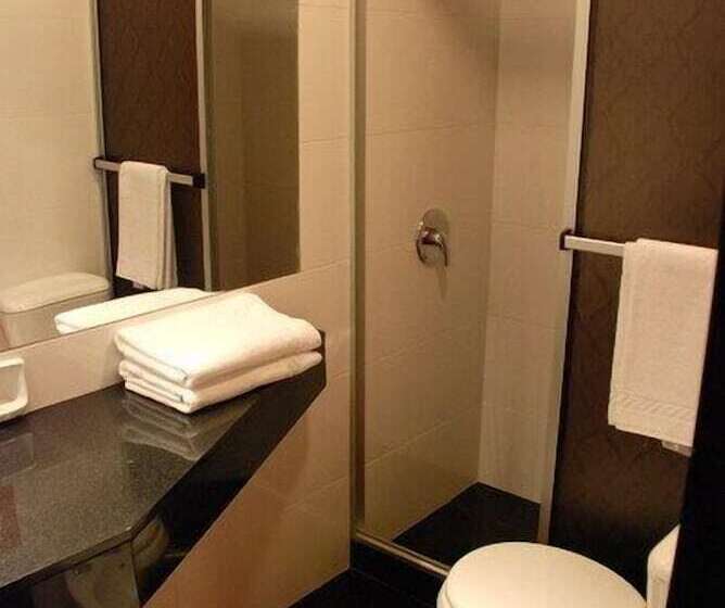 高级大房间, Sur