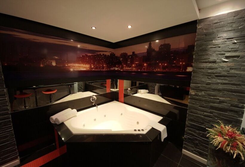 豪华房间带漩涡浴缸, Sur