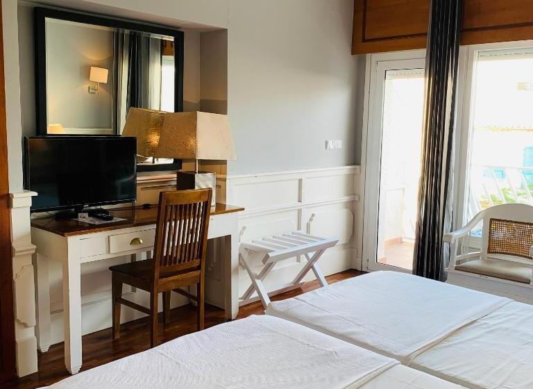 חדר סטנדרט לשלושה, Vostra Llar