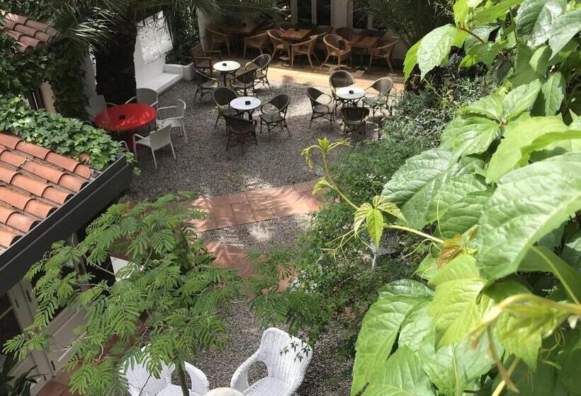 חדר סטנדרט נוף לגינה, Vostra Llar