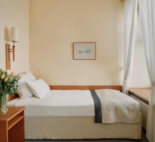 اتاق استاندارد یک نفره, Zamojski