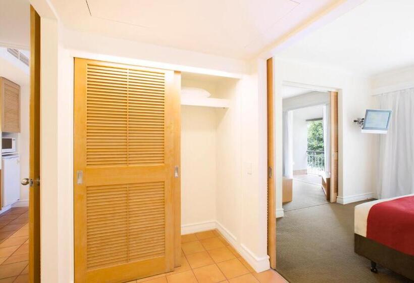 جناح, Novotel Sunshine Coast Resort