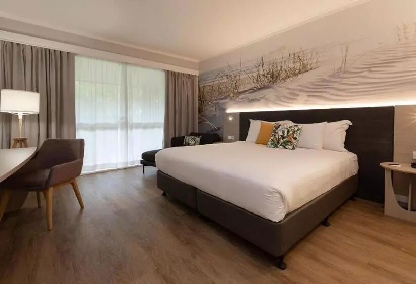 キングサイズベッドのエクゼクティブルーム, Novotel Sunshine Coast Resort