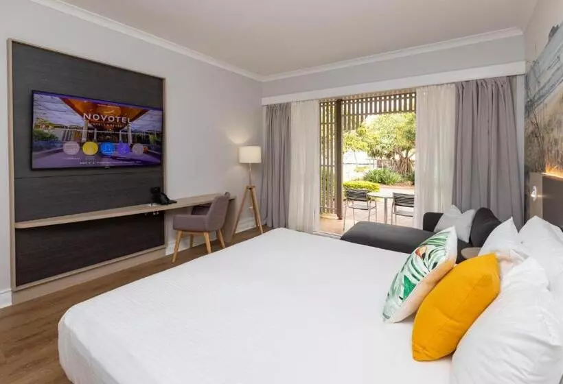 キングサイズベッドのエクゼクティブルーム, Novotel Sunshine Coast Resort