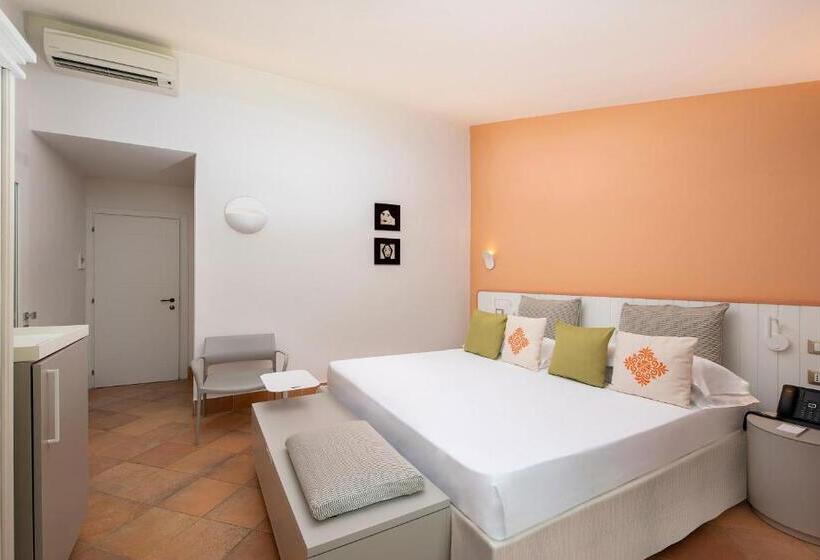 Классический Номер, Chia Laguna   Hotel Village