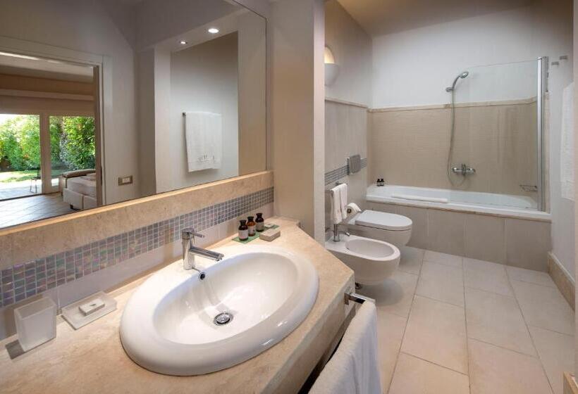 חדר סופריור לשלושה, Chia Laguna   Hotel Village