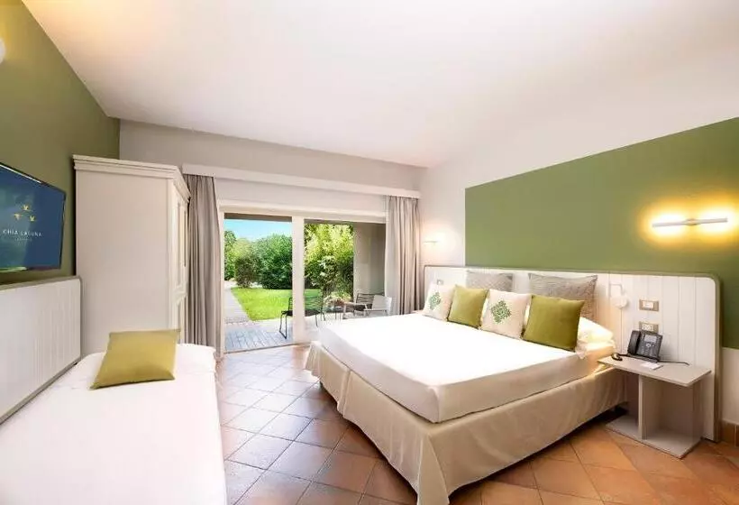 スーペリアトリプルルーム, Chia Laguna   Hotel Village