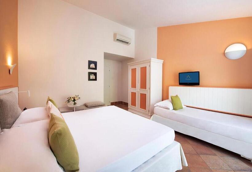 חדר קלאסי לשלושה, Chia Laguna   Hotel Village