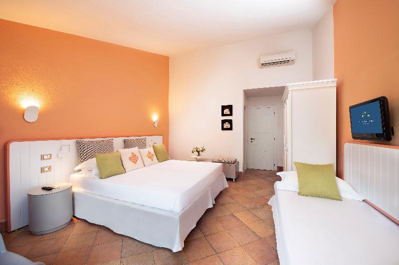 غرفة كلاسيكية ثلاثية, Chia Laguna   Hotel Village