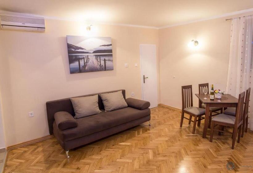 اتاق لوکس با چشم‌انداز دریا, Apartments Vila Marija