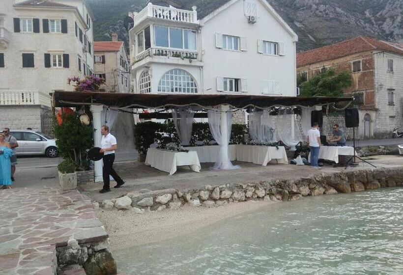 اتاق لوکس با چشم‌انداز دریا, Apartments Vila Marija