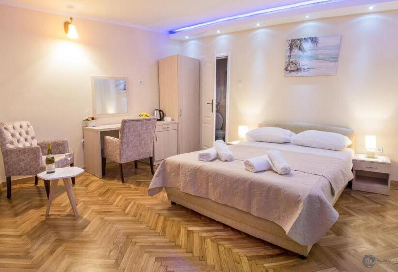 اتاق لوکس با چشم‌انداز دریا, Apartments Vila Marija