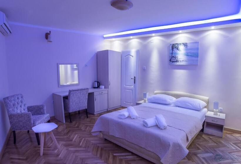 اتاق لوکس با چشم‌انداز دریا, Apartments Vila Marija