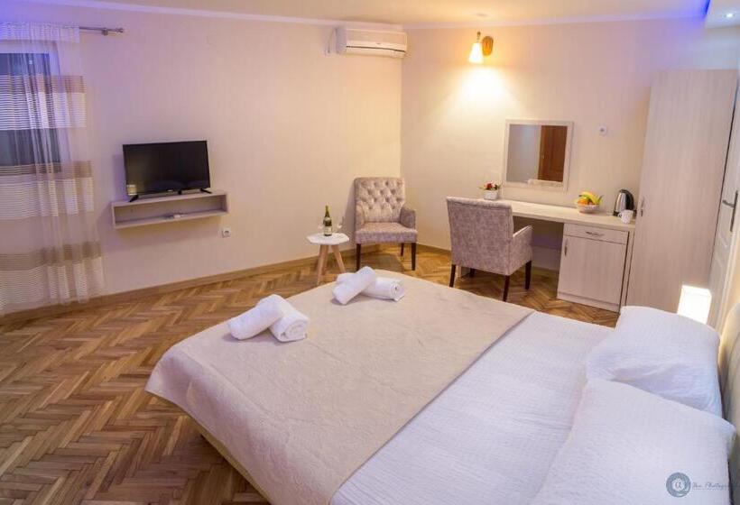 اتاق لوکس با چشم‌انداز دریا, Apartments Vila Marija