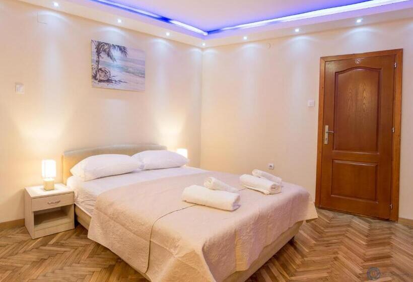 اتاق لوکس با چشم‌انداز دریا, Apartments Vila Marija