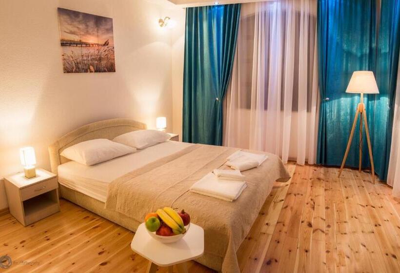 اتاق لوکس با چشم‌انداز دریا, Apartments Vila Marija