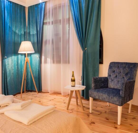 اتاق لوکس با چشم‌انداز دریا, Apartments Vila Marija