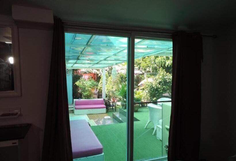 جناح مزوَّد بشرفة, Blue Paradise Residence