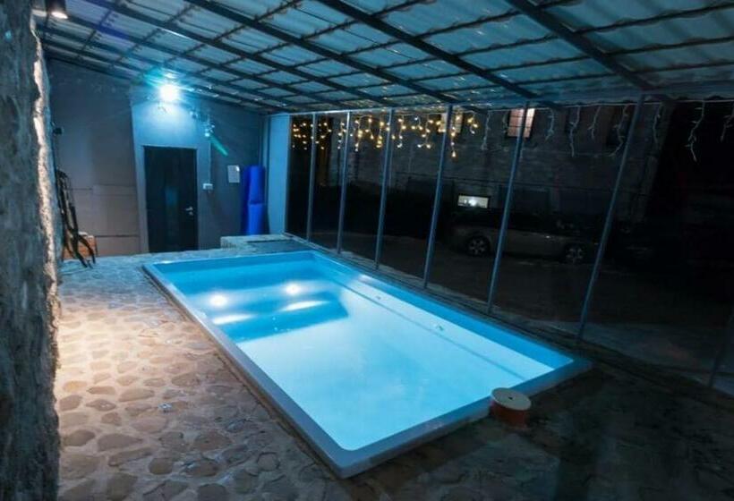 Студия Стандарт, Casa Cu Farfurii