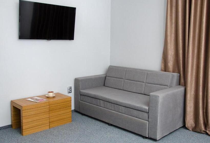 شقة غرفة نوم واحدة مزودة بشُرفة, Pushkinskaya Apartments