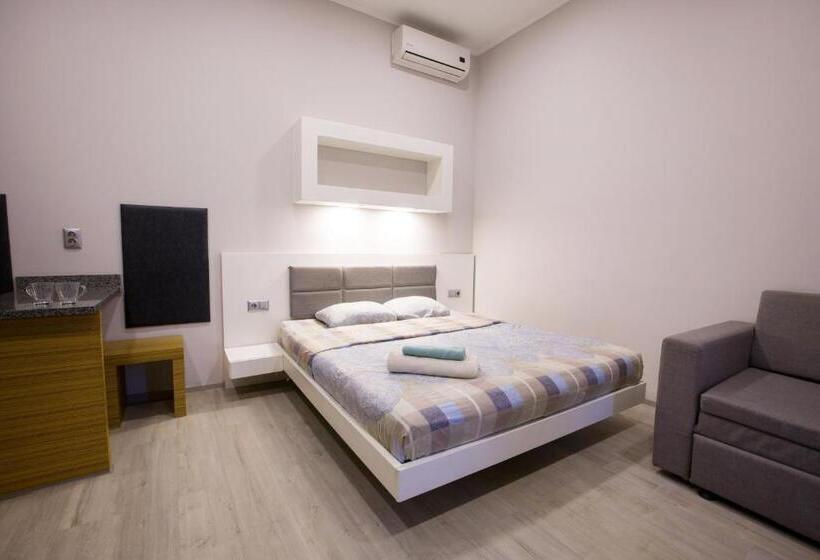 شقة غرفة نوم واحدة مزودة بشُرفة, Pushkinskaya Apartments