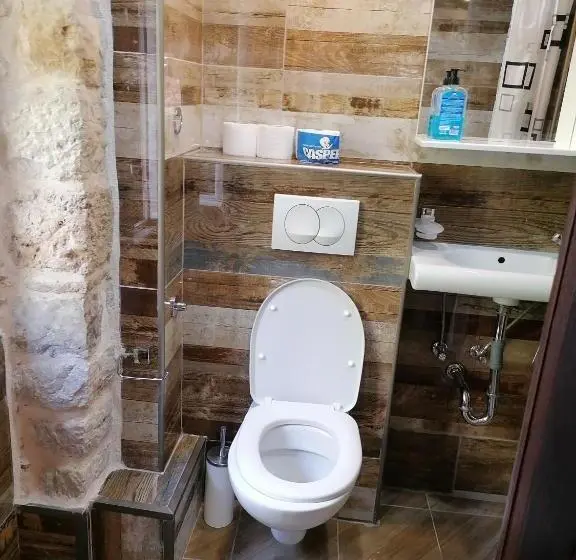 اتاق اکونومی, Apartments đukić
