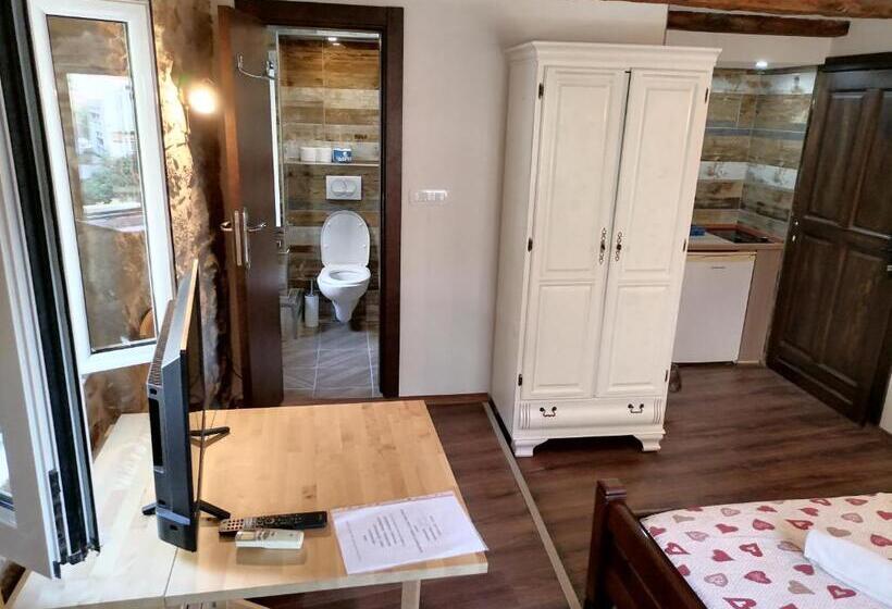 اتاق اکونومی, Apartments đukić