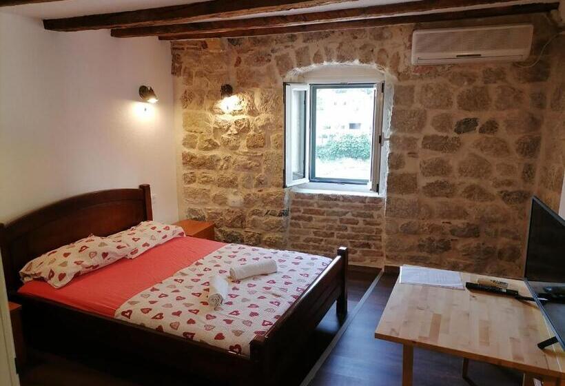 اتاق اکونومی, Apartments đukić