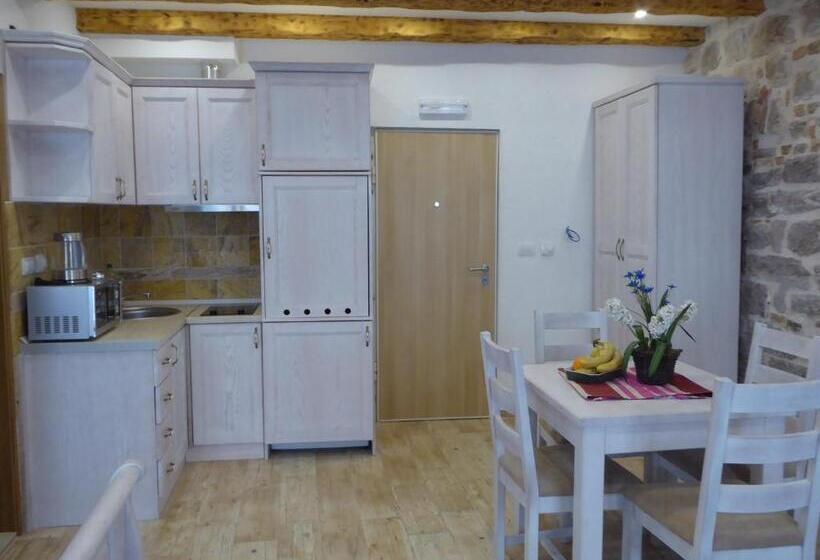 اتاق سوپریور چهار تخته, Apartments đukić