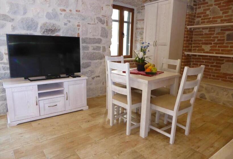 اتاق لوکس چهار تخته, Apartments đukić