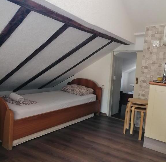 Economy Quadruple Room, Apartments đukić