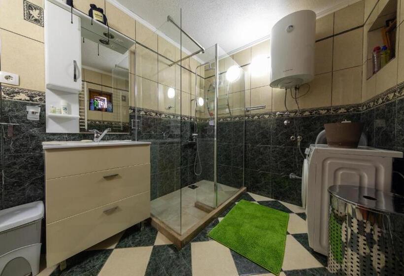 اتاق خانوادگی با چشم‌انداز دریا, Apartments đukić