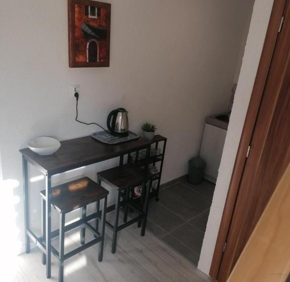 استودیوی استاندارد, Guesthouse Panorama