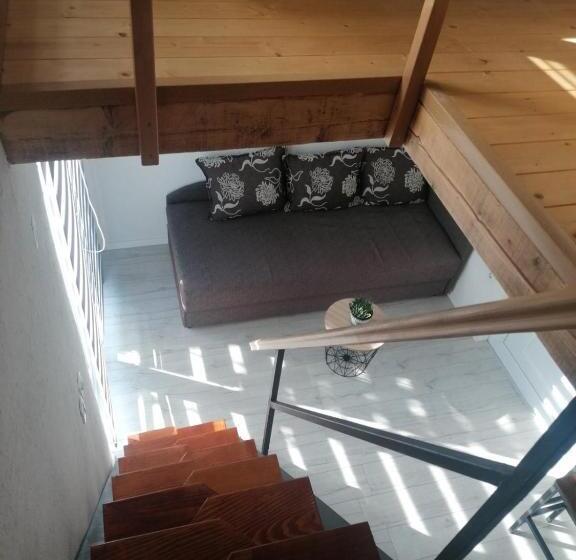 استودیوی استاندارد, Guesthouse Panorama