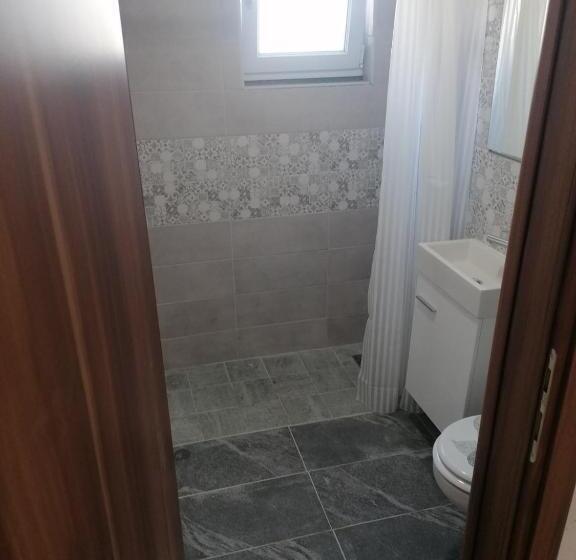 استودیوی استاندارد, Guesthouse Panorama