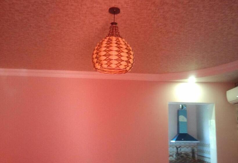 ファミリールーム, Private House In Batumi