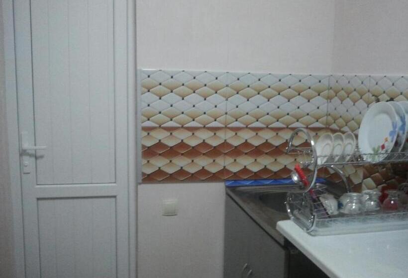 ファミリールーム, Private House In Batumi