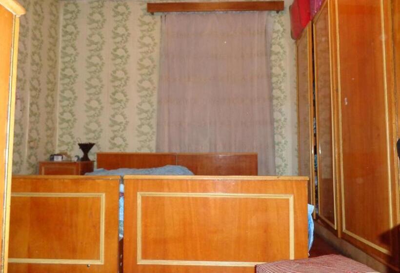 スタンダードルーム, Private House In Batumi