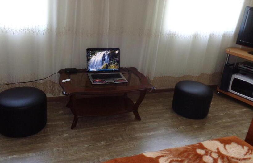 スタンダードルーム, Private House In Batumi