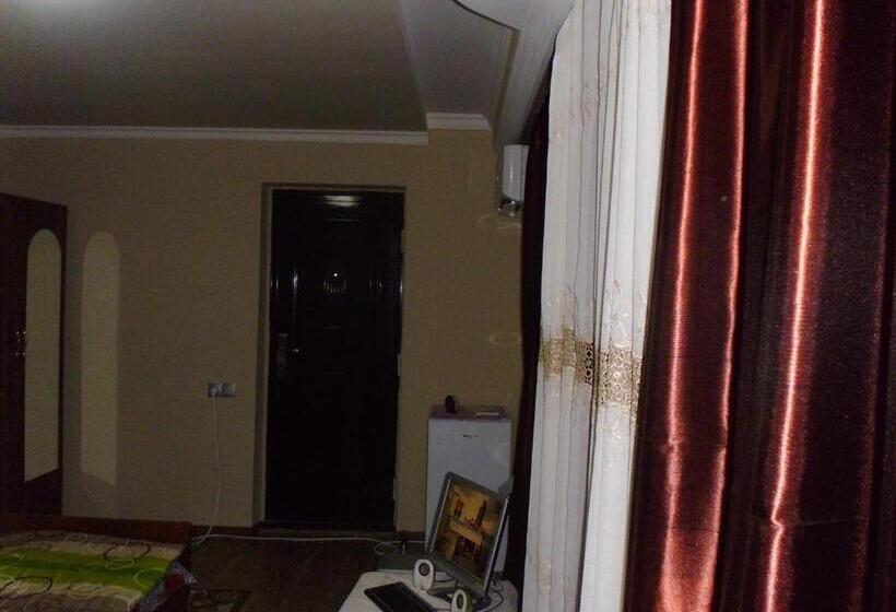 スタンダードルーム, Private House In Batumi