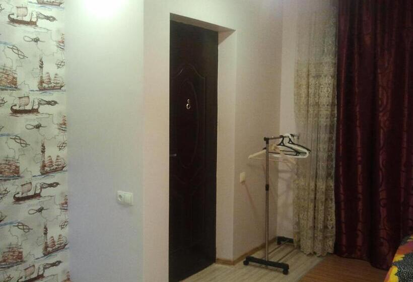 ファミリールーム, Private House In Batumi