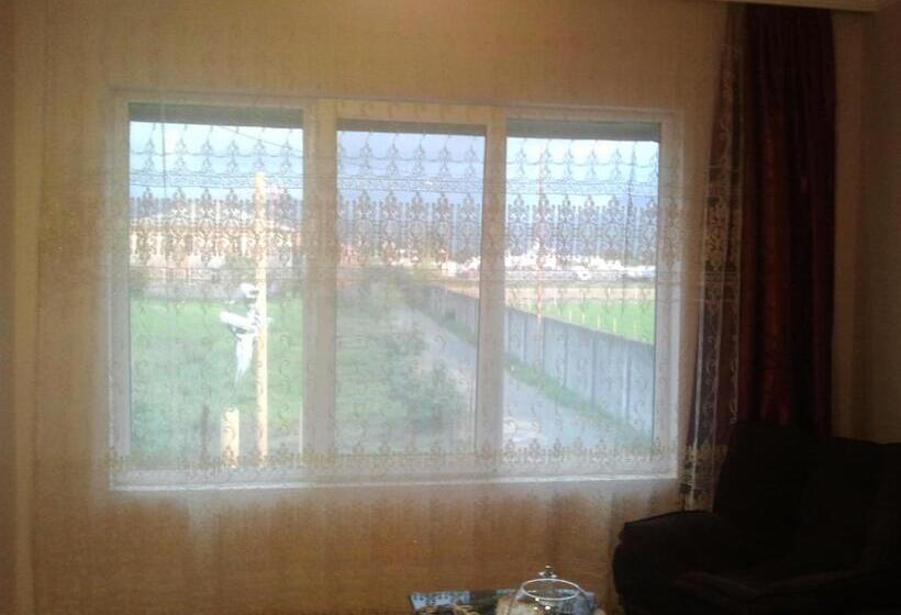 ファミリールーム, Private House In Batumi