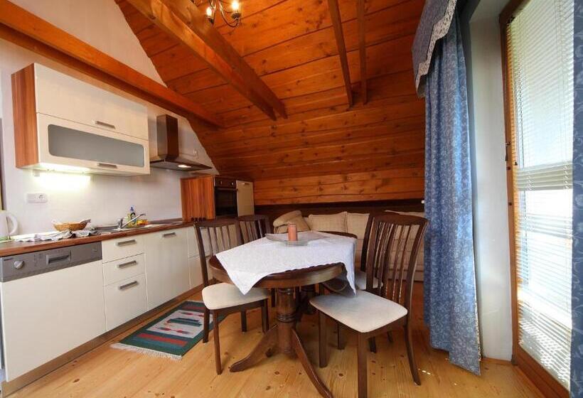 1 Bedroom Penthouse Apartment, Vila Edelweiss Rooms&app Kranjska Gora